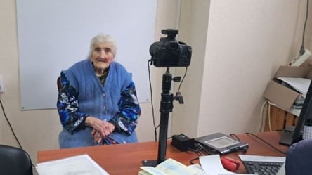 В Донецкой области 100-летняя бабушка оформила загранпаспорт - 285x160