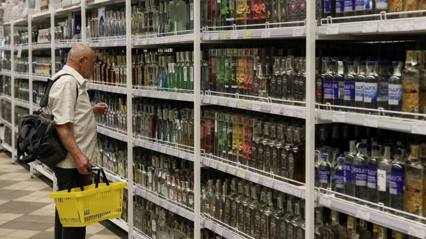 Уряд збільшив вартість акцизних марок на алкоголь і тютюнові вироби: подробиці