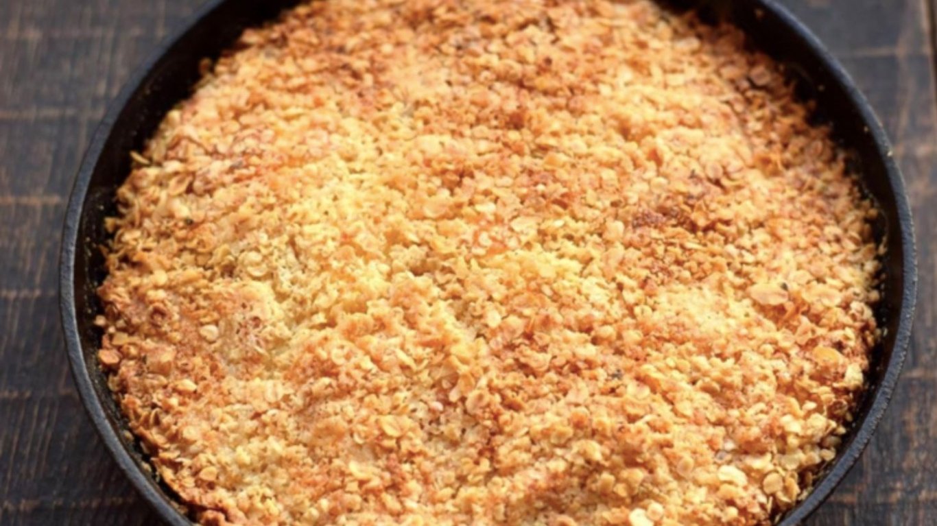 простий насипний пиріг швидко та смачно до кави