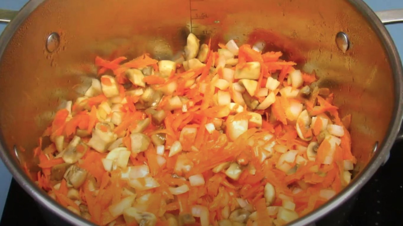 рецепт смачного супу з печерицями 