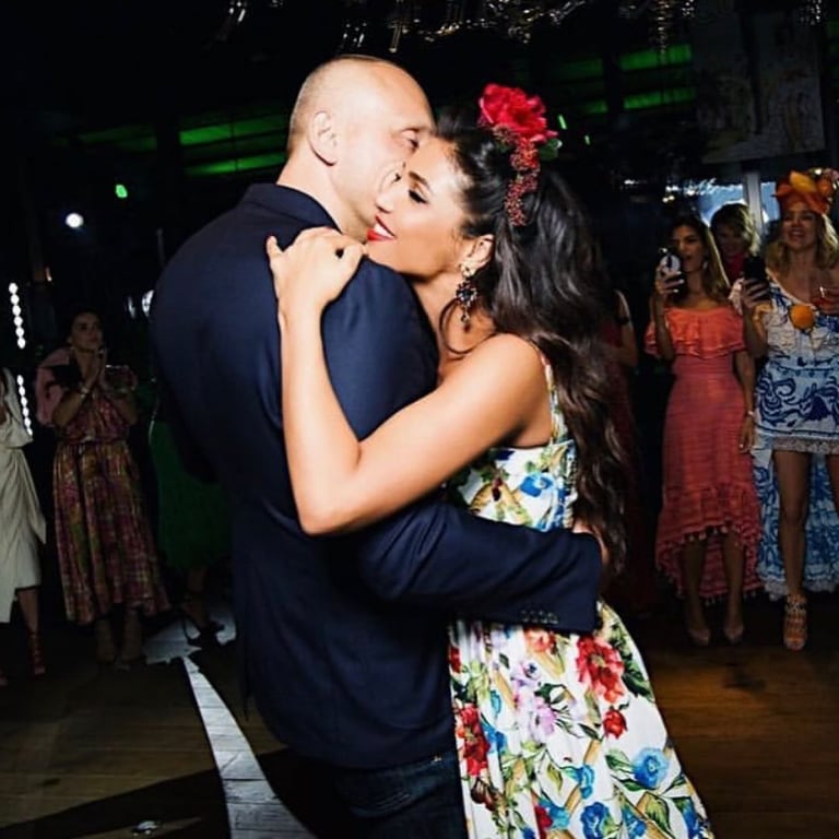 Бізнесвумен Санта Дімопулос з чоловіком. Фото: instagram.com/santadimopulos/