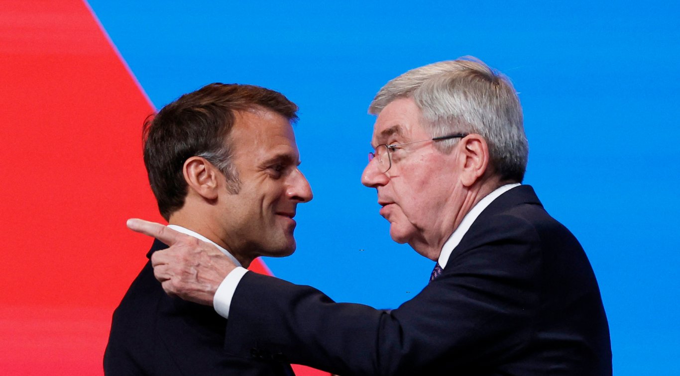 Еммануель Макрон та Томас Бах