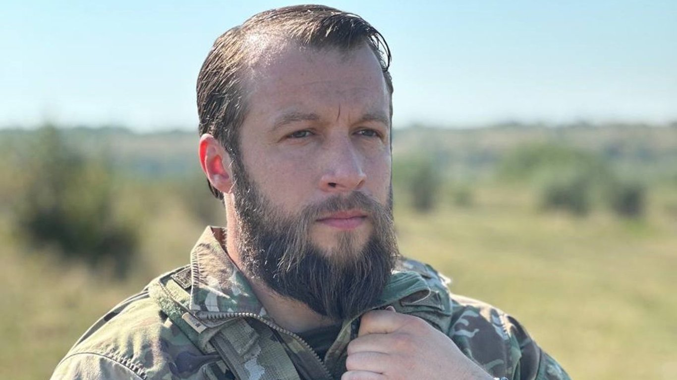 Экскомандир "Азова" заявил, что на передовой угрожающая ситуация, враг научился воевать
