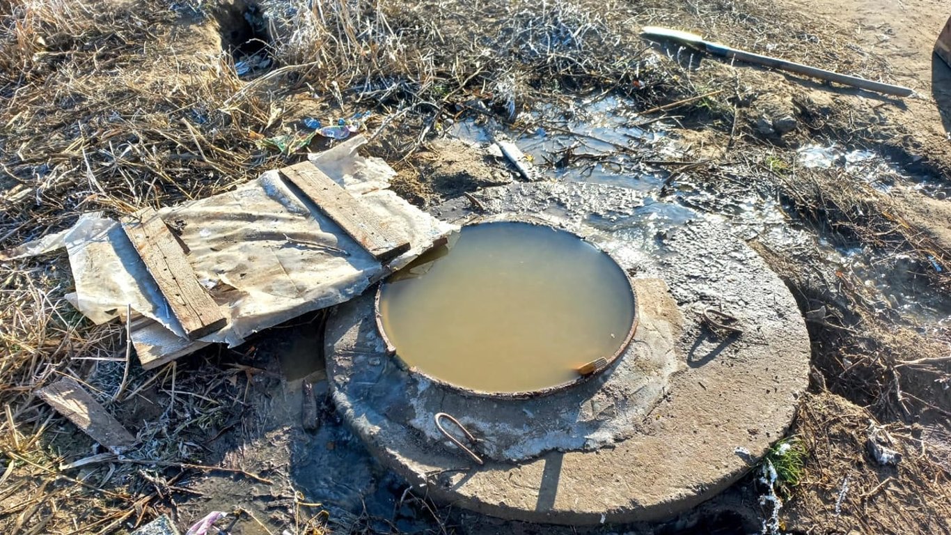 За два роки в Маріуполі окупанти після своїх обстрілів не відремонтували каналізаційні мережі та труби для водопостачання