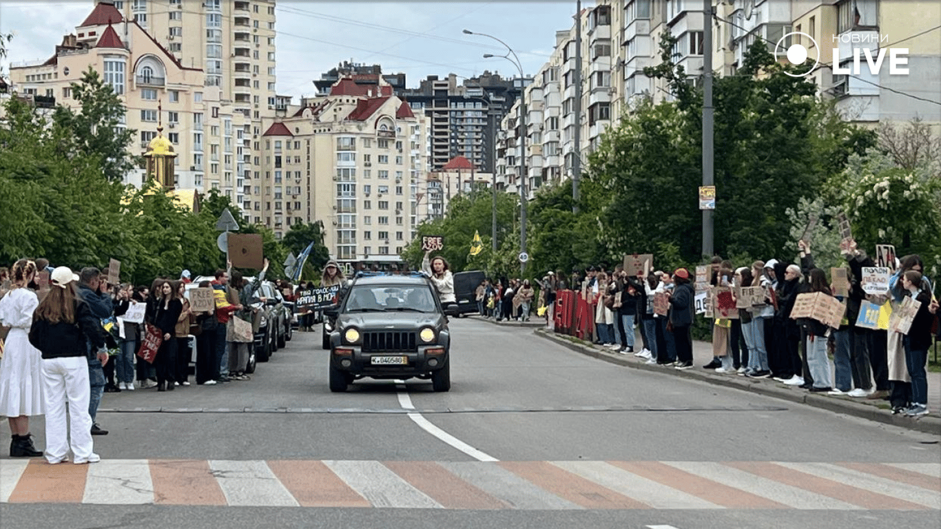 Кияни вийшли на пітримку військовополонених