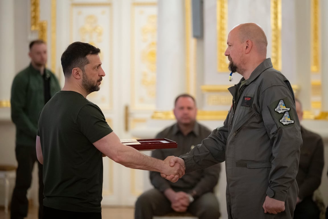 Зеленський вручає держнагороду