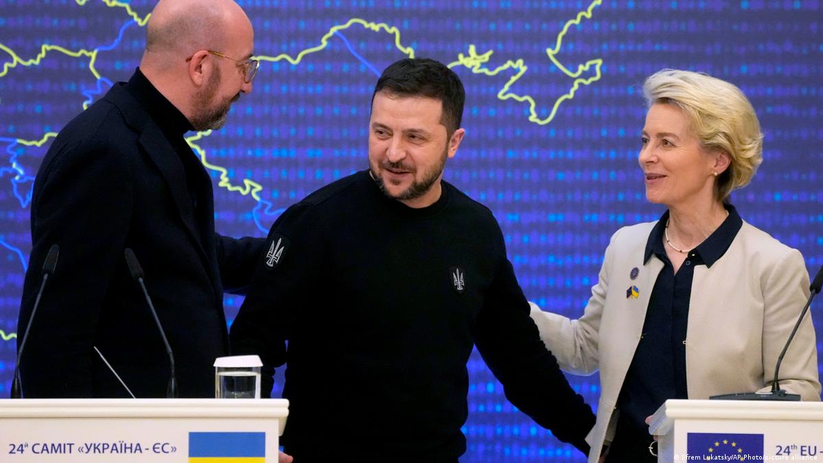 Президент Європейської Ради Шарль Мішель, президент України Володимир Зеленський Володимир Зеленський та очільниця Єврокомісії Урсула фон дер Ляєн