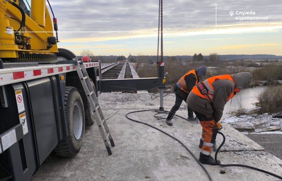 відбудова мосту через річку Тетерів в Київській області