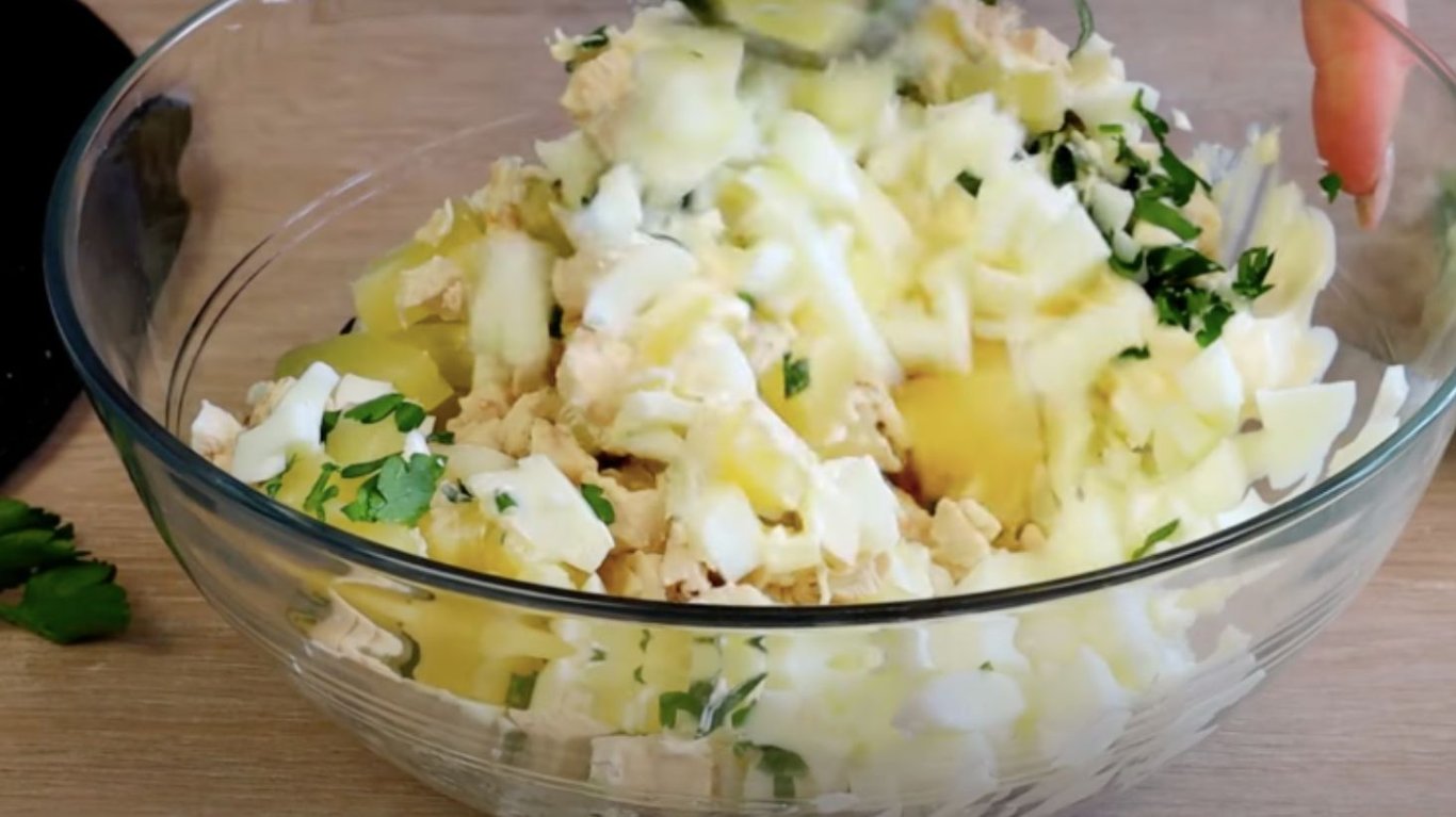 салат до 8 березня, легкий та дієтичний