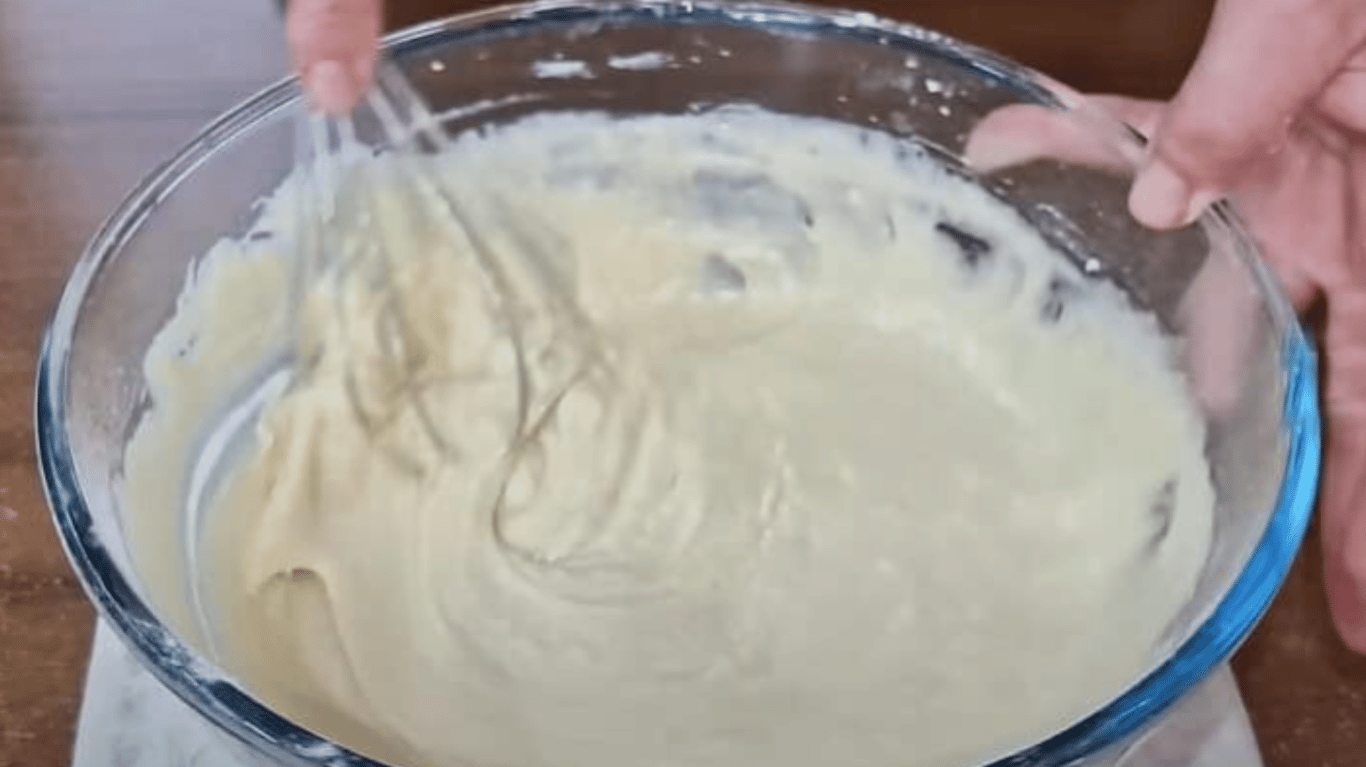 Оладки з яблуками на сніданок за 10 хвилин, новий рецепт