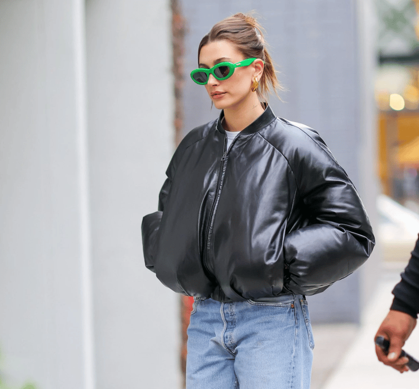 Короткі пуховики теж в трендах цієї зими