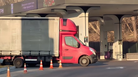 У Києві бензин А-95 за добу подорожчав на 3 гривні: ціни на АЗС - 285x160