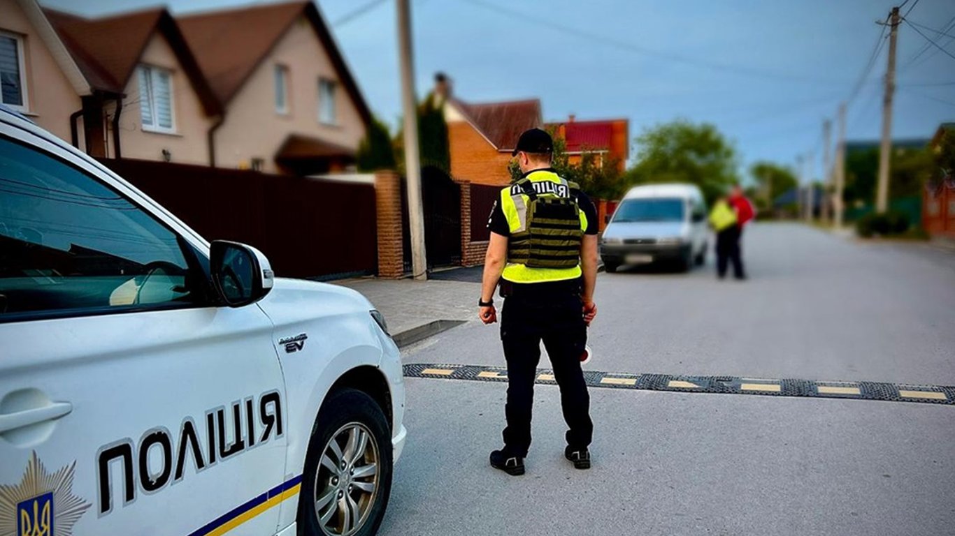 В Запорожье мужчина с ножом ранил троих полицейских во время обыска