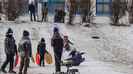 Канікули в школах Києва продовжили — Шмигаль назвав дату - 290x160