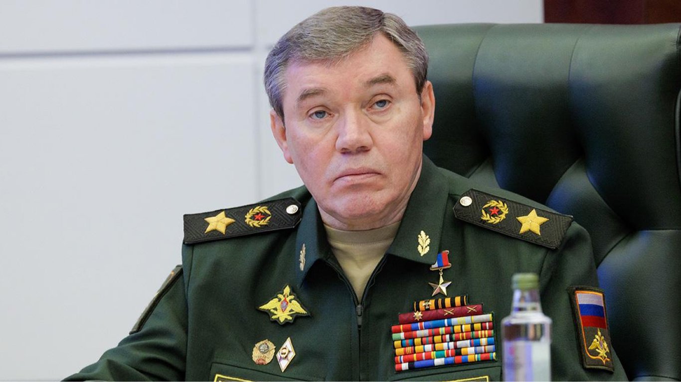 Новый командующий оккупационными силами Валерий Герасимов решил бороться с бородами и нестандартными прически в армии