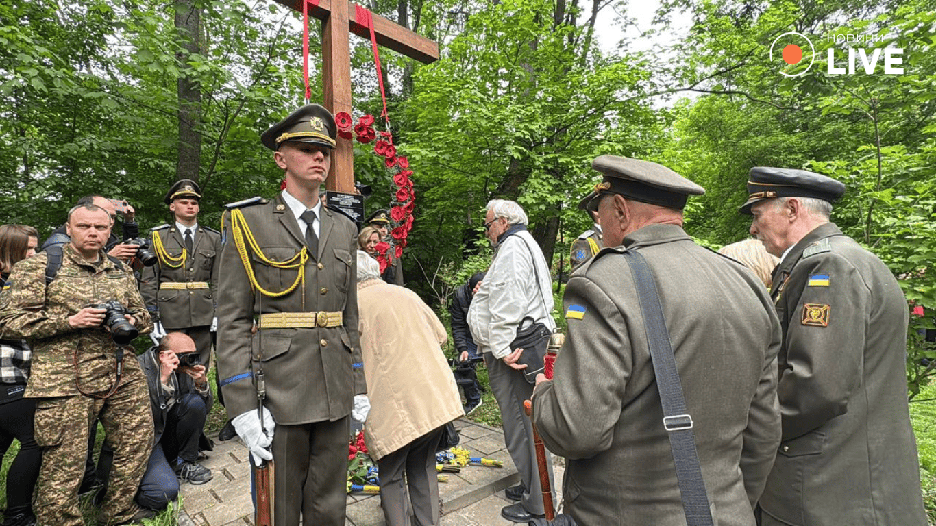 Шталаг 328 вшанування пам'яті жертв