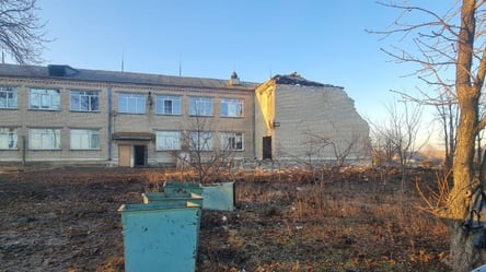 На Донеччині окупанти обстріляли школу: є загиблі - 285x160