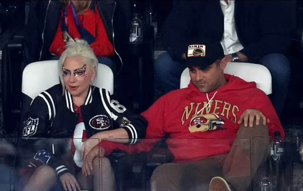 Леді Гага відпочиває з нареченим