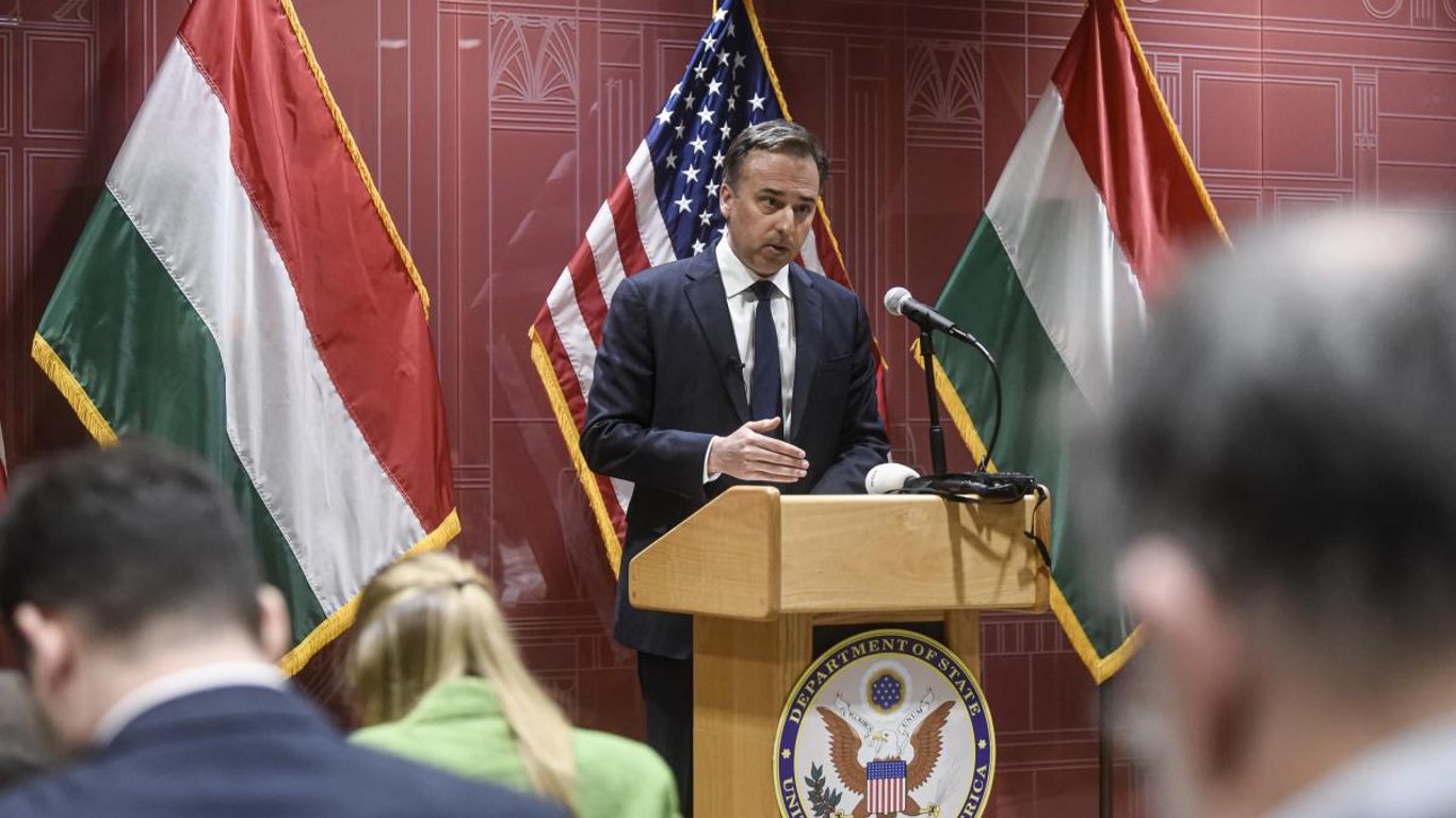 США обмежили безвізовий режим для громадян Угорщини: в чому причина