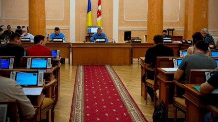 Миллионы на премии — какие доплаты получают помощники мэра Одессы - 285x160