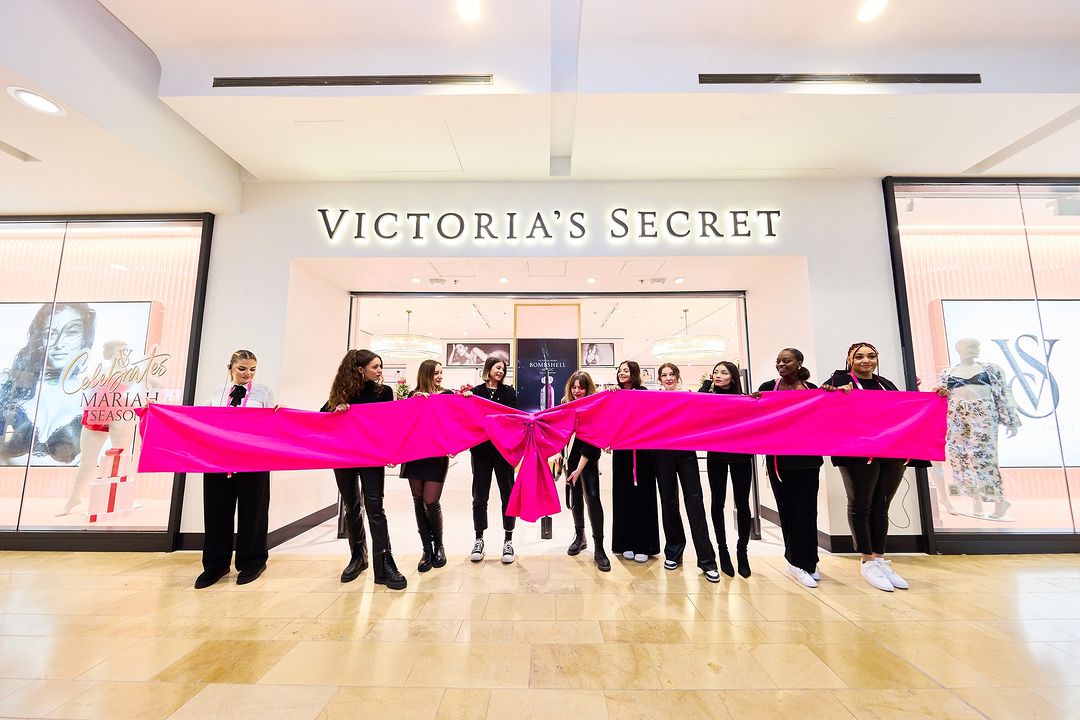 Victoria's Secret опинився у центрі скандалу через трансгендера.Фото: instagram.com/victoriassecretfrance/