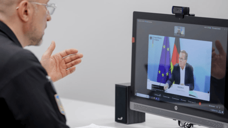 Шмигаль провів телефонну розмову з Пісторіусом — про що йшлося - 285x160