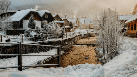 Розділ адрес двох будинків — як діяти, якщо співвласник у РФ - 285x160