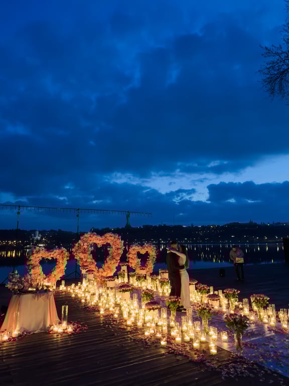 Александр Яцик сделал предложение своей девушке