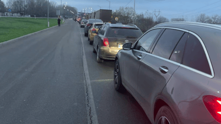 В Киеве частично ограничат движение на мостах из-за ремонта - 285x160