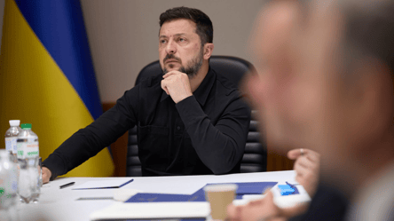 Зеленський запровадив санкції: під обмеженнями Мендель і Ростех - 304x171