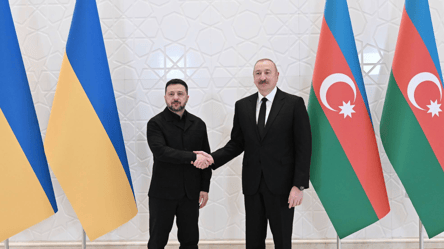 Зеленський прибув до Азербайджану та зустрівся з військовими - 290x166