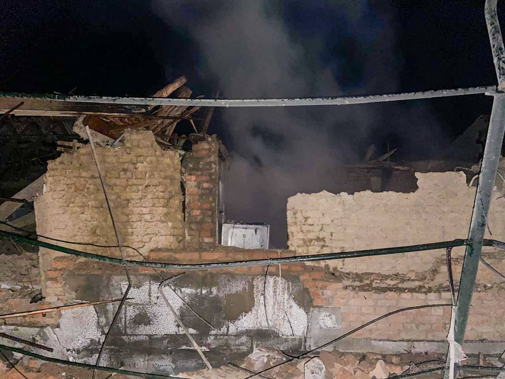 Пошкоджена будівля на Одещині унаслідок атаки