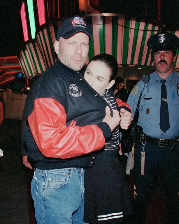 Молоді Брюс Вілліс та Демі Мур - фото