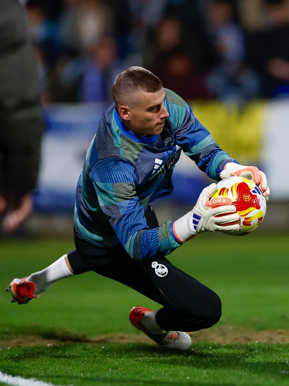 Андрей Лунин