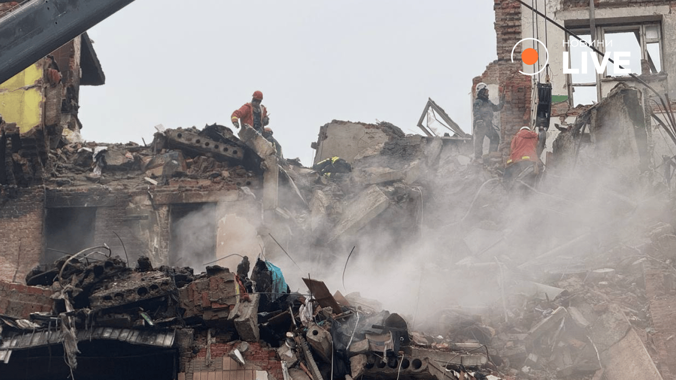 Пошуки під завалами в Тернополі продовжуються — деталі