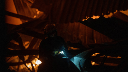 У ДСНС показали ліквідацію наслідків російського обстрілу Києва - 290x166