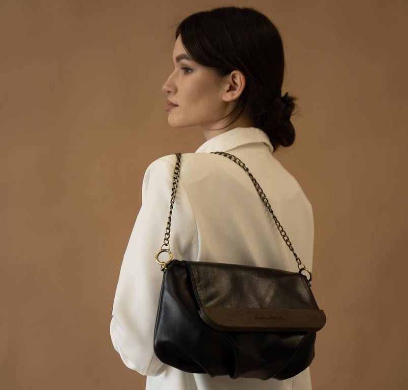 Модель сумки, що підійде до будь-якого образу