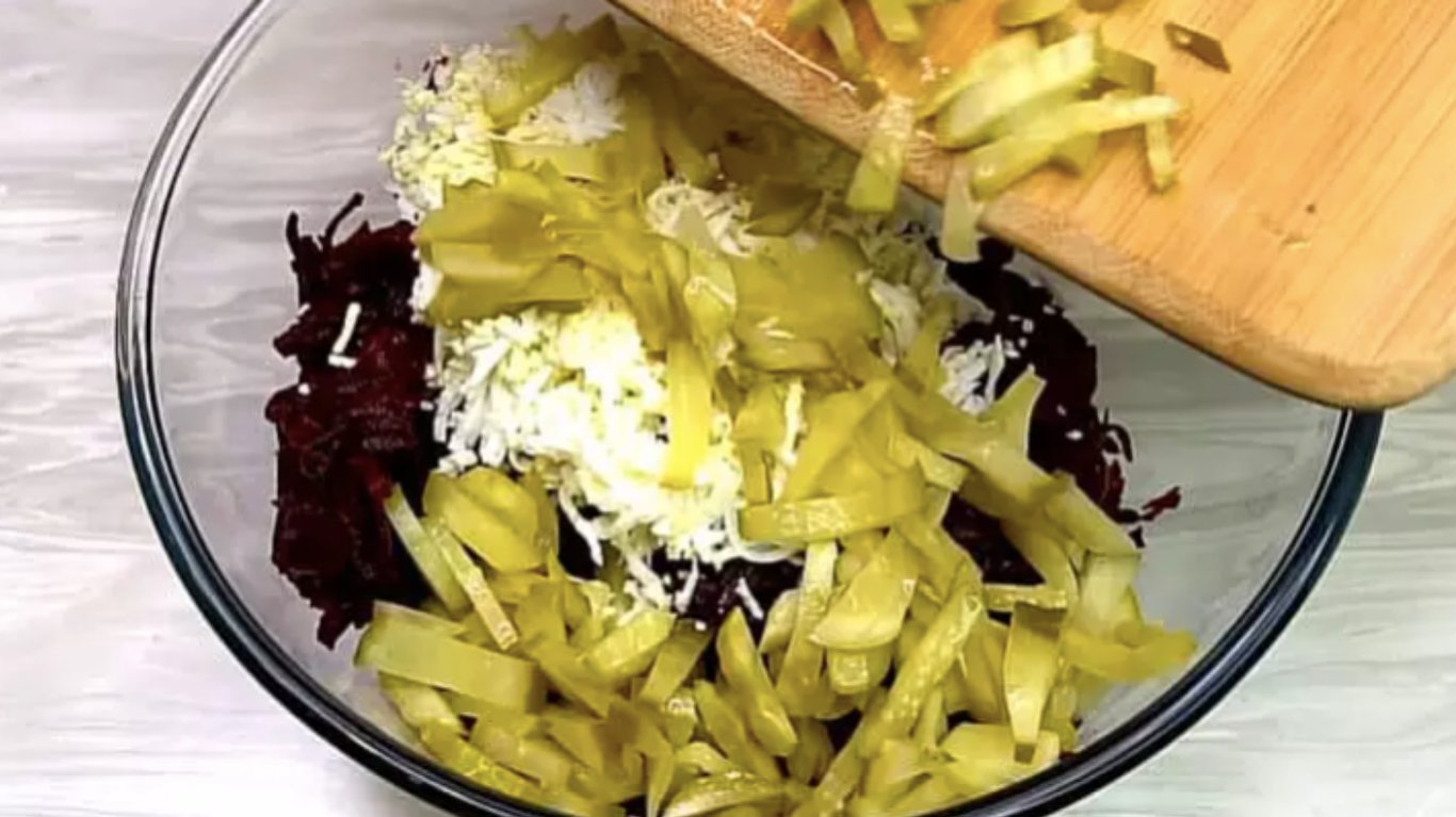 простий рецепт салату з буряком