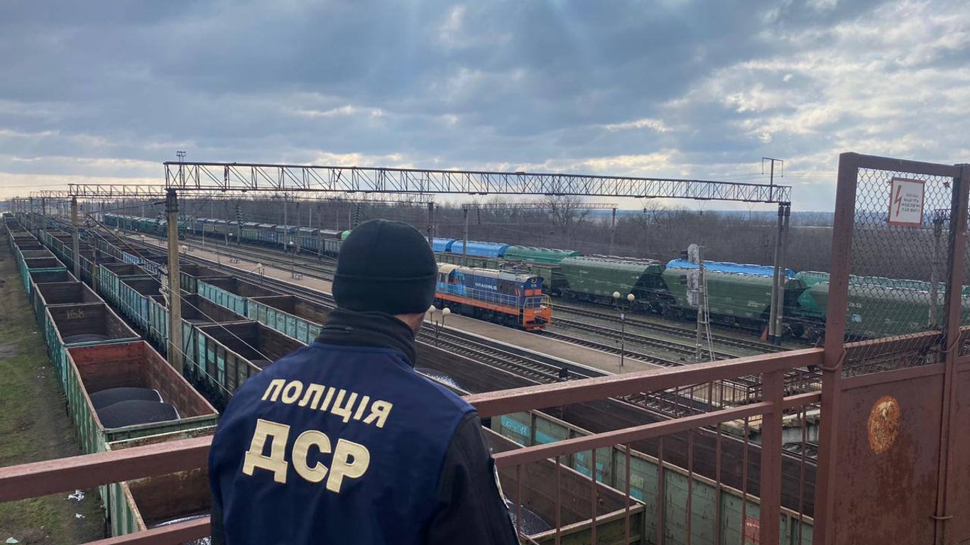 На Одесской железной дороге была найдена железная руда России на миллион долларов США.
