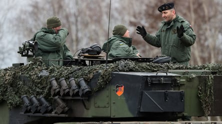 Раскрыта причина промедления Западом передачи оружия Украине - 285x160