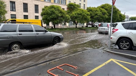 Непогода в Одессе: ограничено движение на улицах и трамваев - 285x160