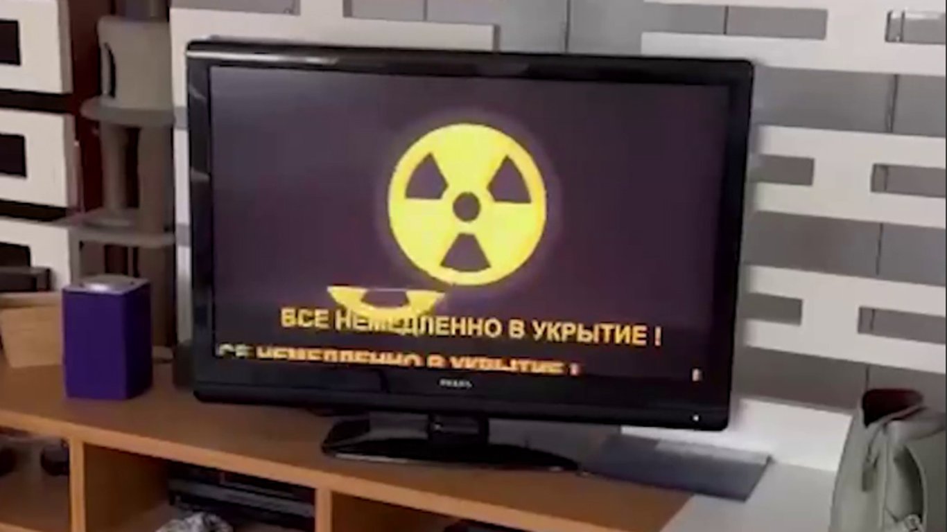 В россии в эфире телевидения и радио объявили о ядерной угрозе