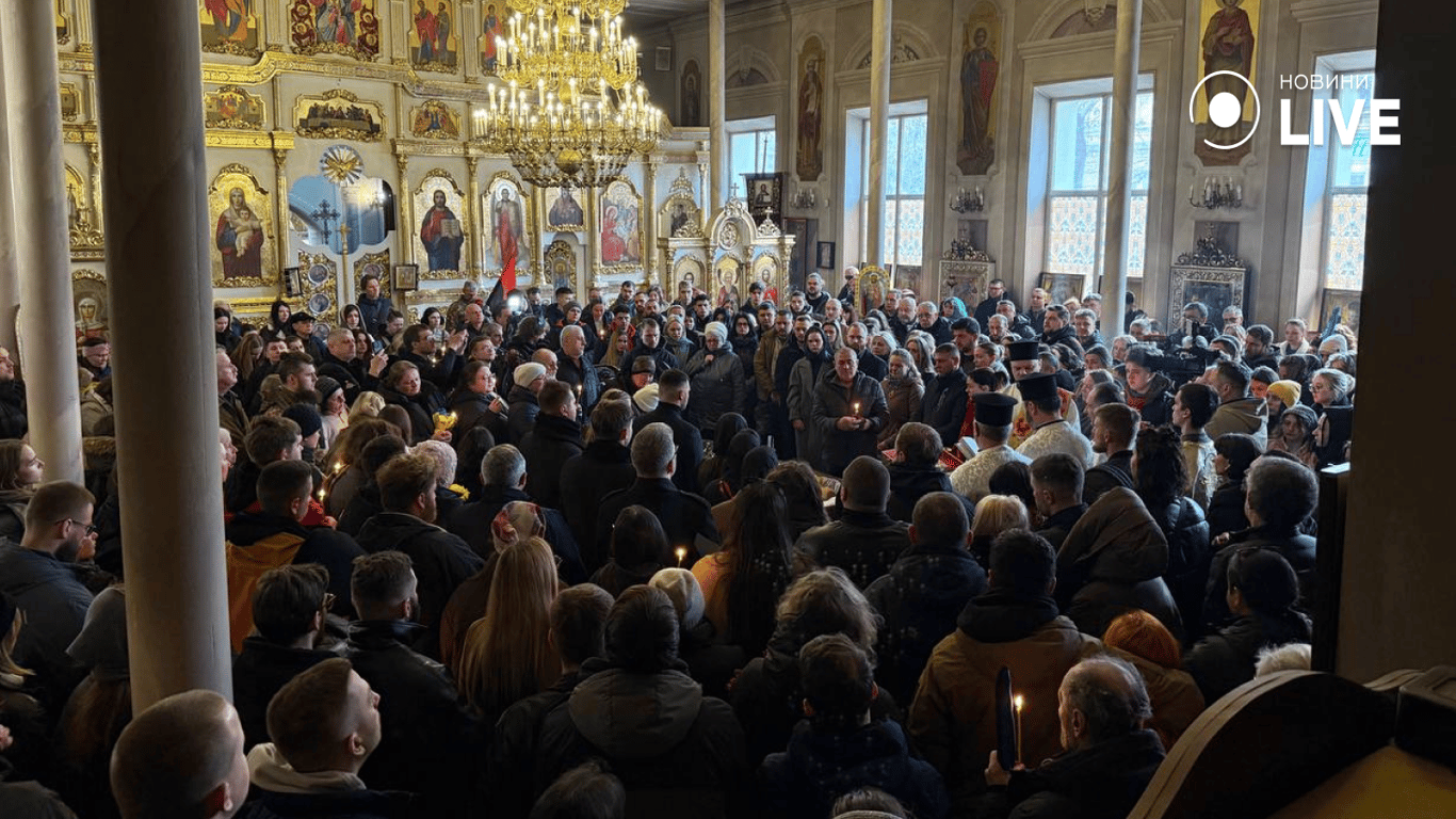 Прощання з одеським активістом Ганулом затягнулося - фото 4