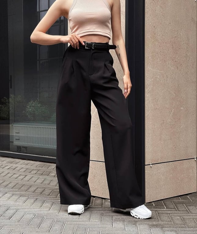 Штани з кроп-топом ідеальна комбінація на теплу пору