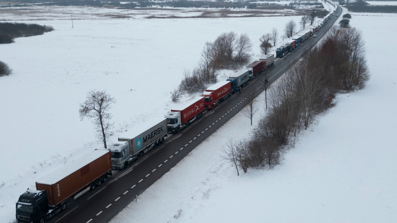 Блокада на польському кордоні — в ДПСУ назвали кількість вантажівок у черзі