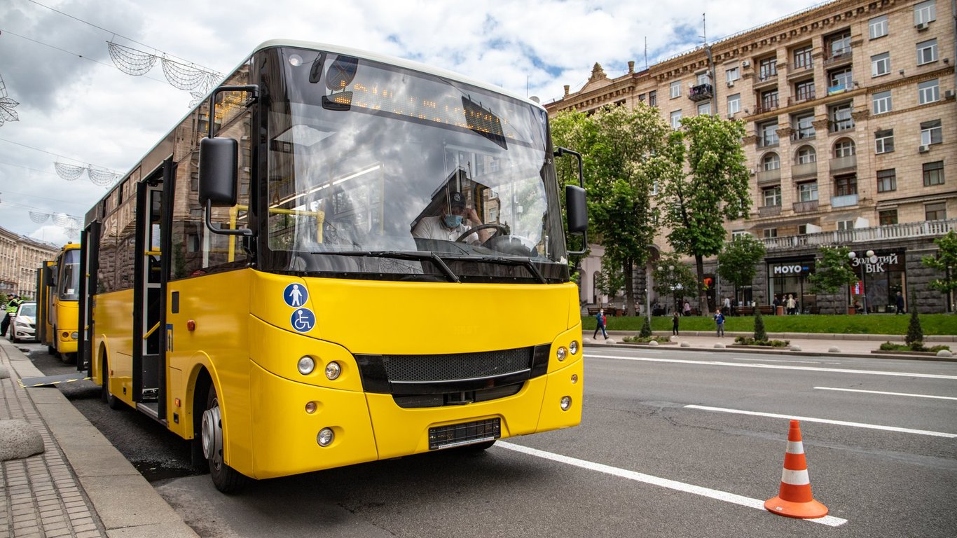 У вересні запрацює прямий автобусний маршрут від метро "Харківська" до "Театральної"