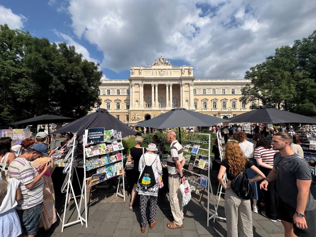 Як пройшов третій книгообмін у Львові — наш фоторепортаж - фото 1