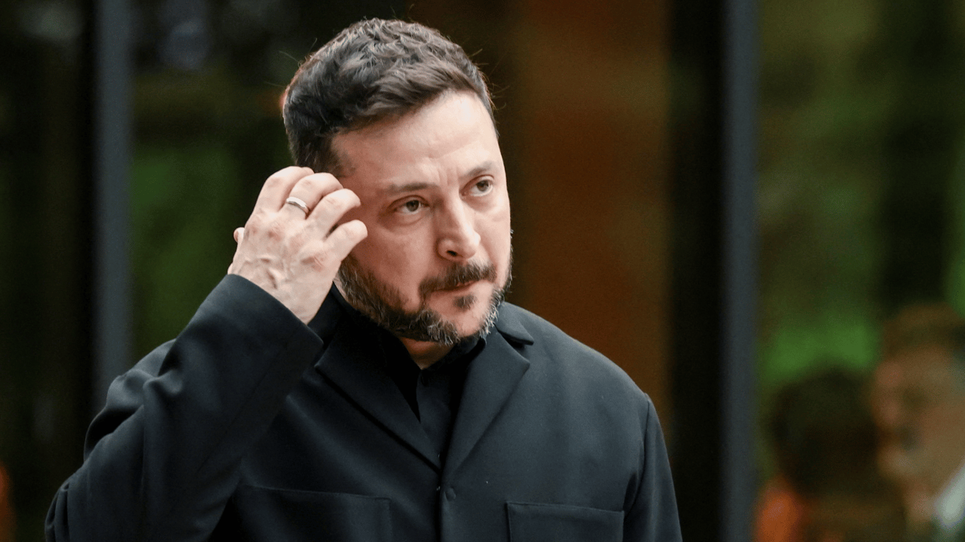 Зеленський заявив про дефіцит НРК і далекобійних артилерійських снарядах в Україні