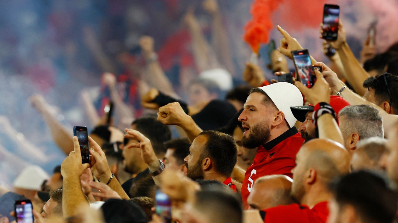 Вболівальники збірної Албанії