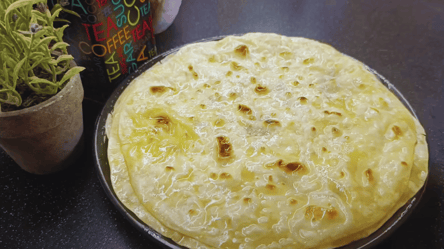 Солодкий лаваш із медом — ніжний домашній десерт до чаю - 285x160